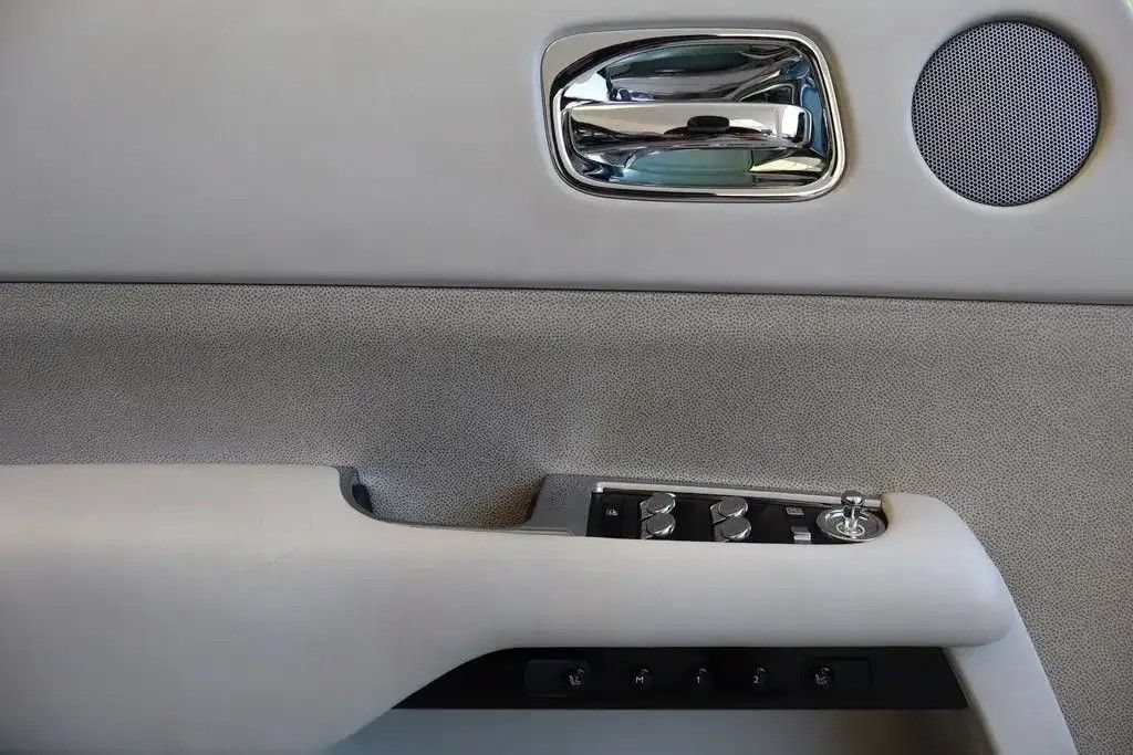 Certified 2015 Rolls-Royce Wraith RWD image 21