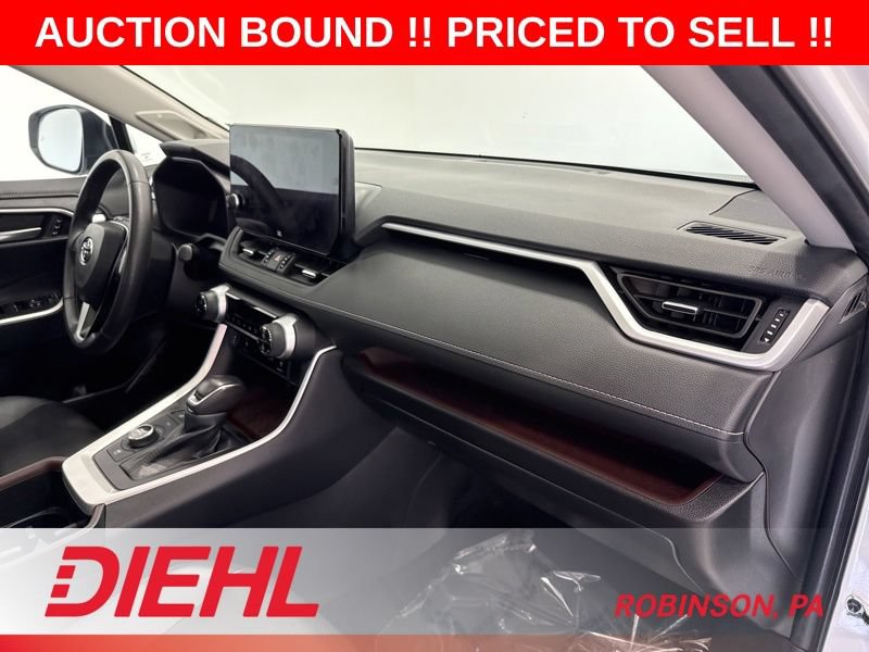 Used 2025 Toyota RAV4 Limited AWD/4WD image 17