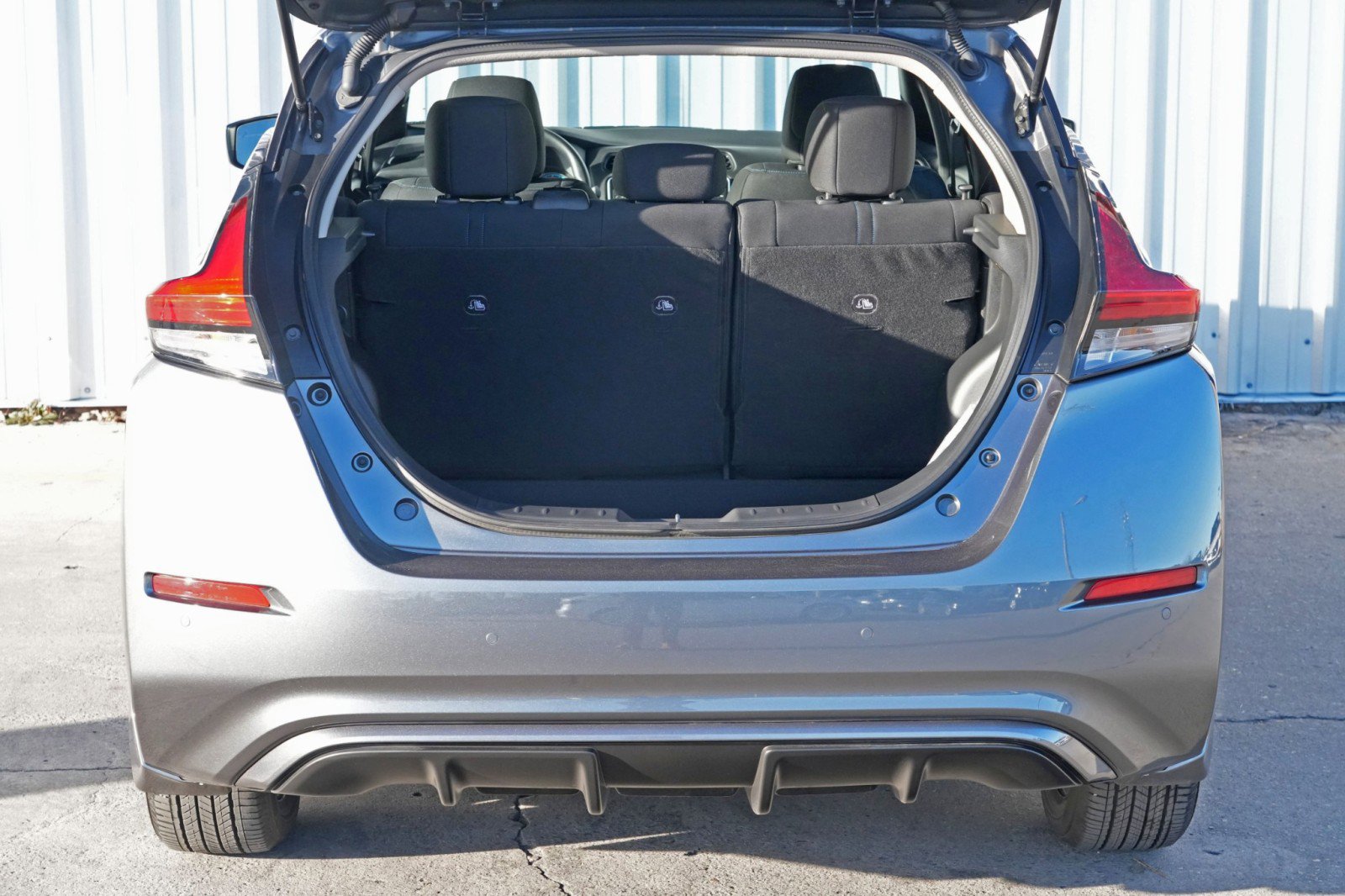 Used 2025 Nissan Leaf S image 9