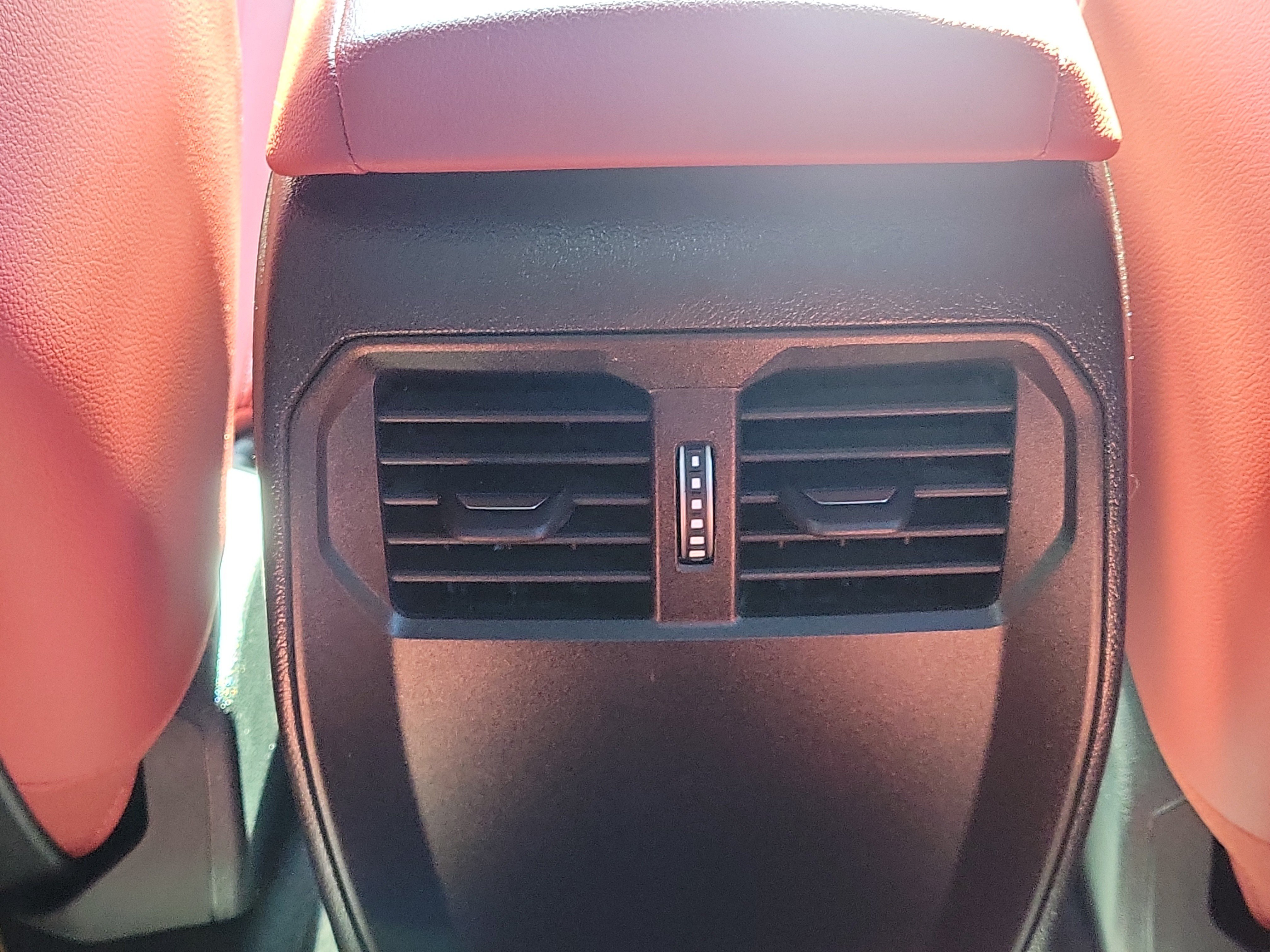 Used 2026 BMW M440i Convertible RWD image 9