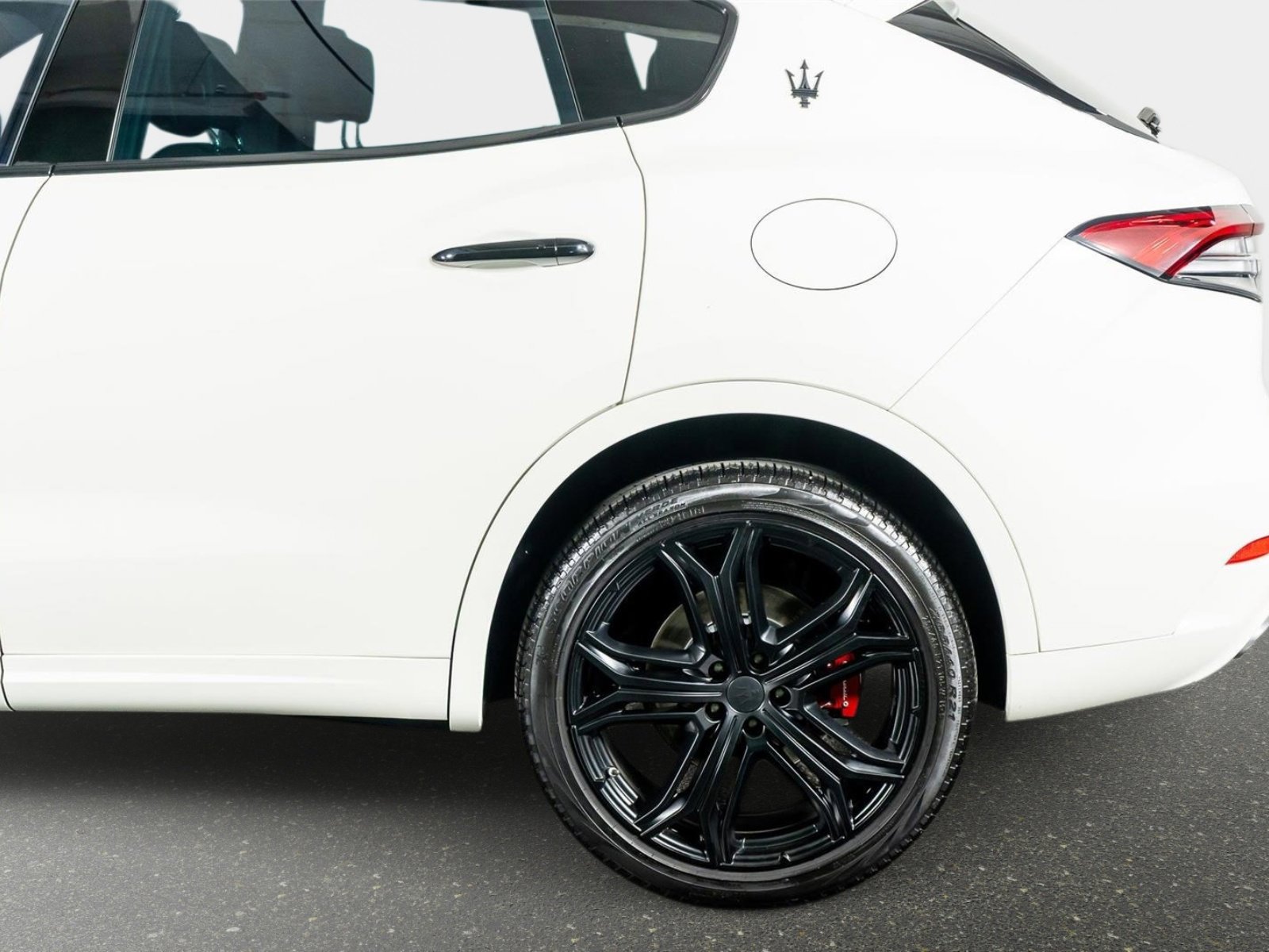 Used 2023 Maserati Levante GT image 14