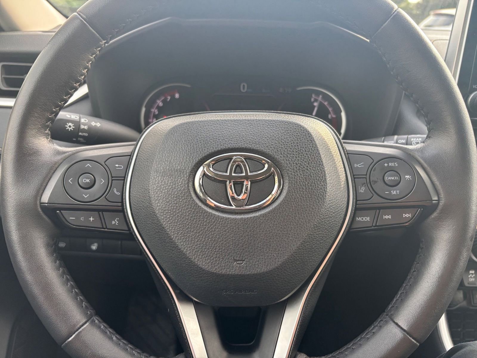Used 2025 Toyota RAV4 XLE image 28