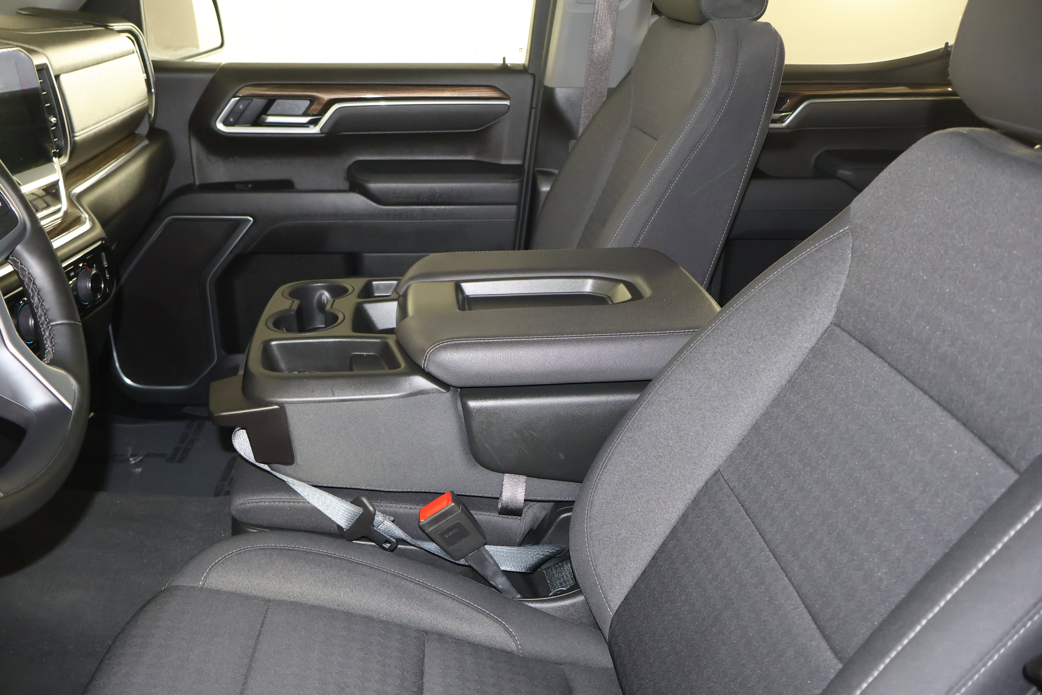 Used 2025 Chevrolet Silverado 1500 LT image 42