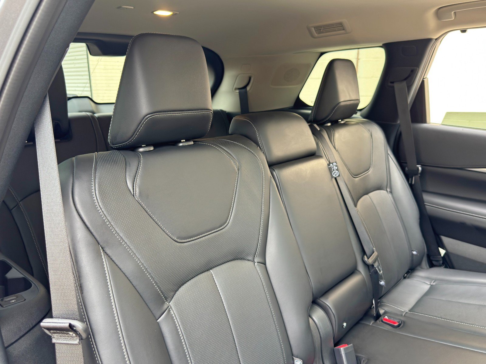 Used 2025 INFINITI QX60 Luxe w/ Vision Package AWD/4WD image 41