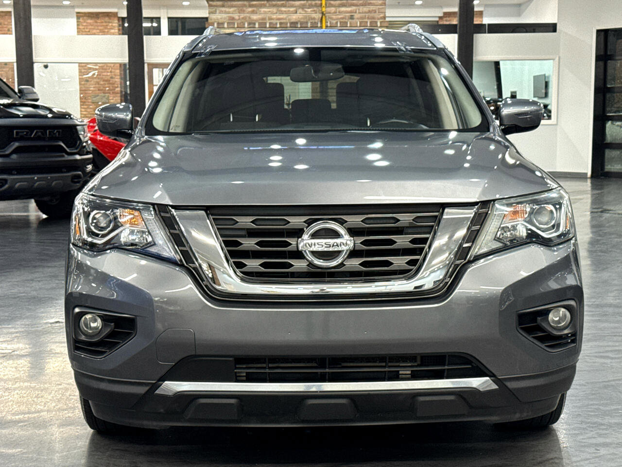Used 2019 Nissan Pathfinder SV image 6