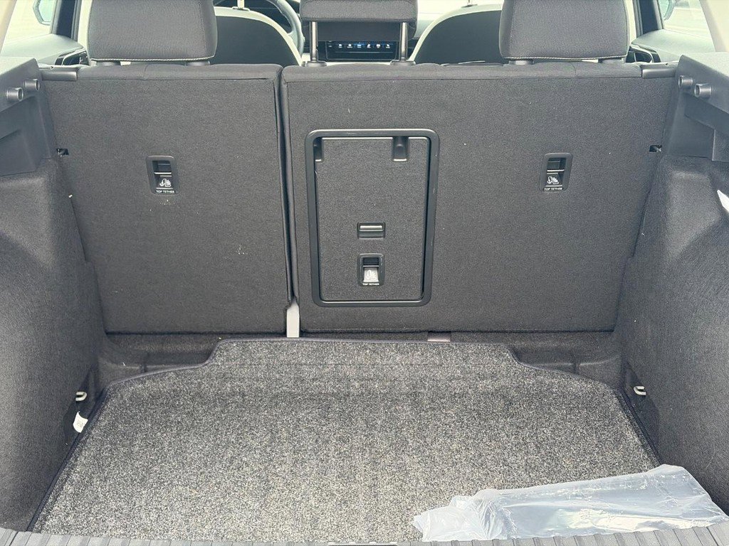 Used 2025 Volkswagen Taos S image 7