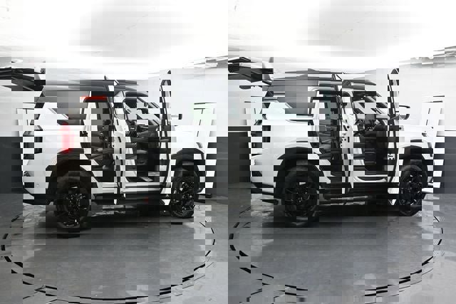 Used 2025 Nissan Armada PRO-4X image 37