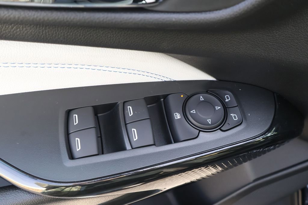 New 2026 Chevrolet Trax LT w/ Sunroof Package FWD image 18