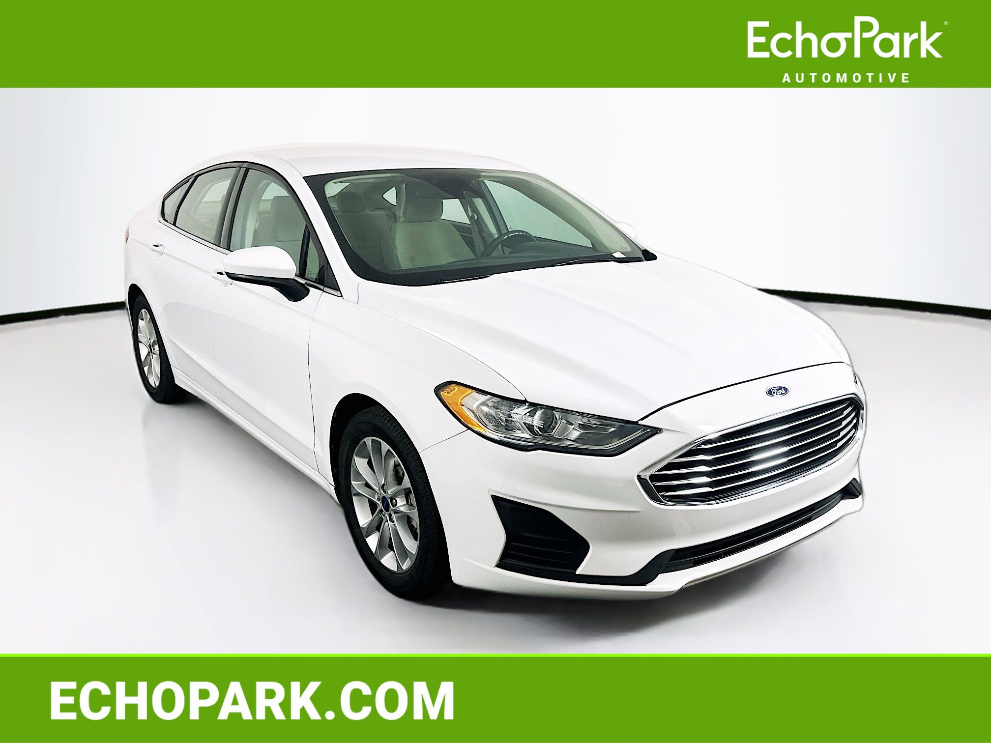 Used 2019 Ford Fusion SE FWD image 1