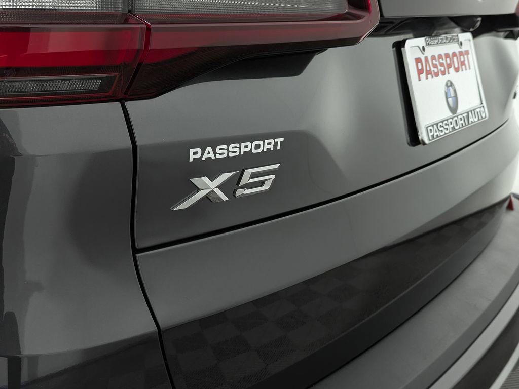 Used 2021 BMW X5 xDrive40i w/ Premium Package image 11