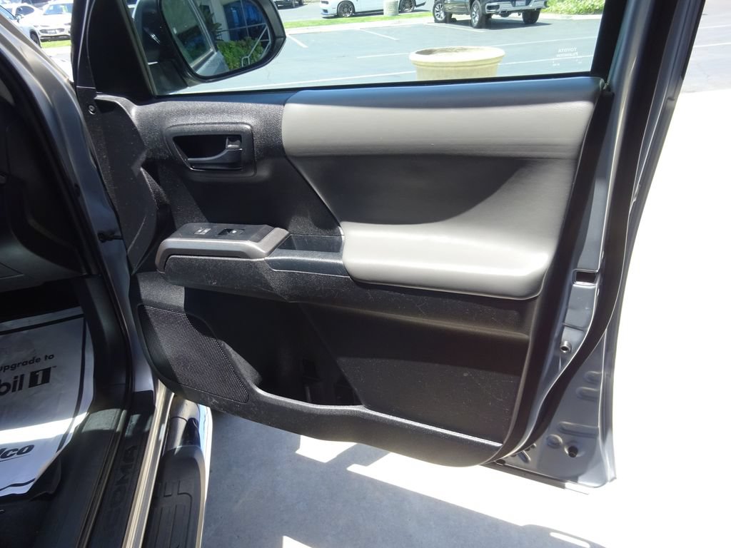 Used 2021 Toyota Tacoma SR5 RWD image 32