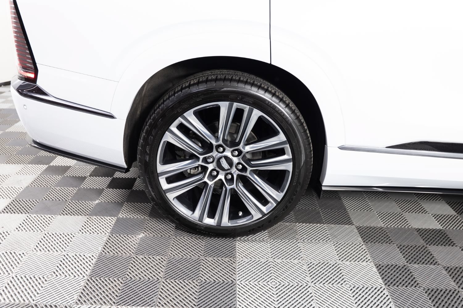 Used 2026 Cadillac Vistiq Platinum w/ LPO, Floor Liner Package AWD/4WD image 46