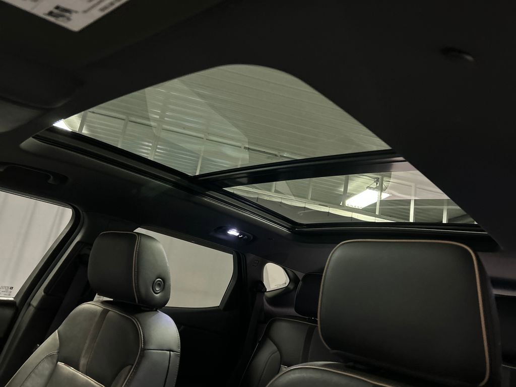 Used 2019 Chevrolet Blazer Premier w/ Sun and Wheels Package image 23