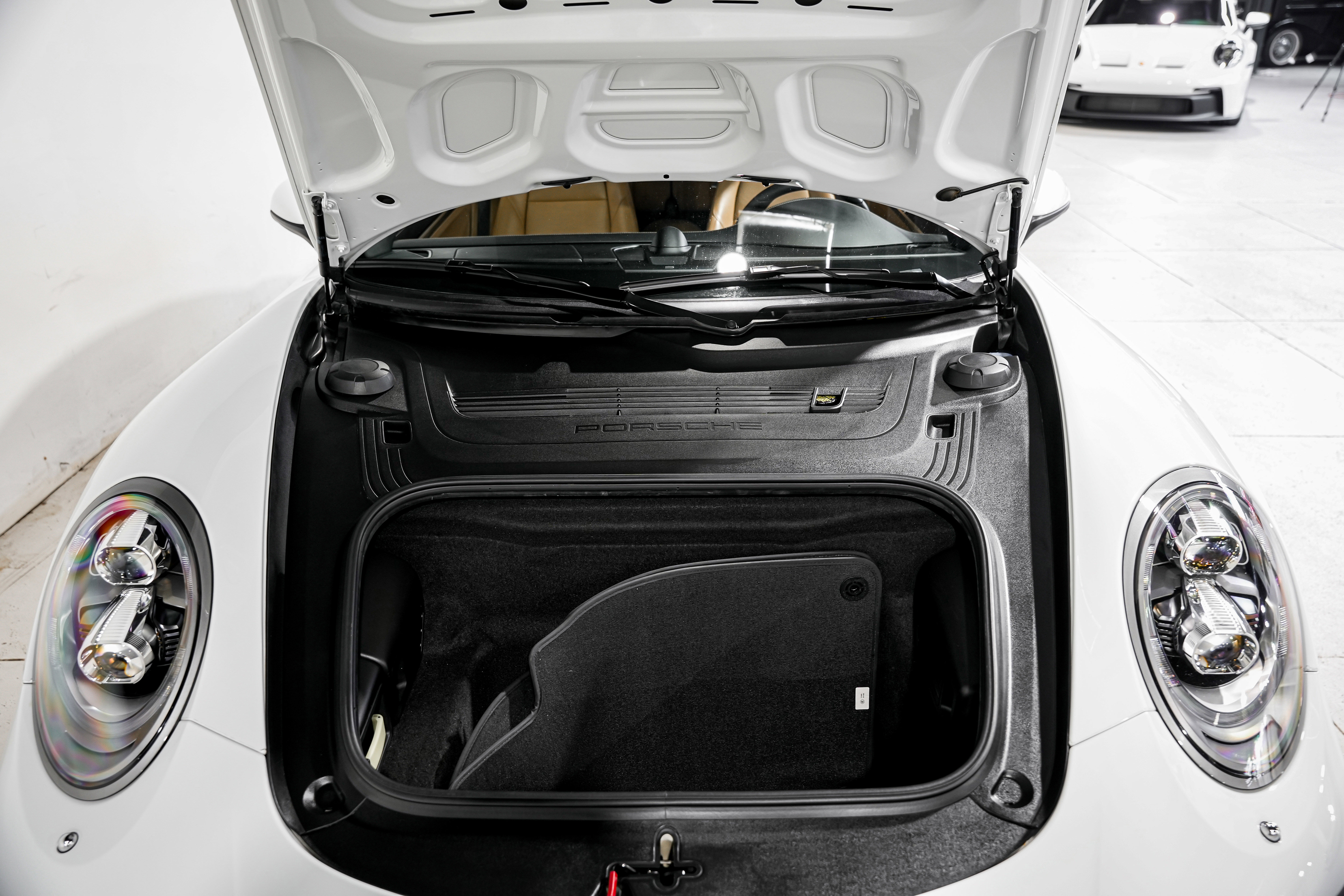 Used 2018 Porsche 911 Turbo image 42