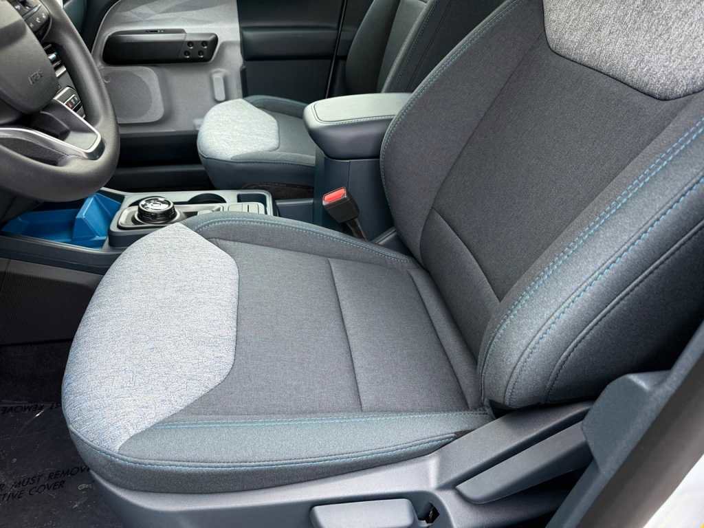 New 2025 Ford Maverick XLT image 4