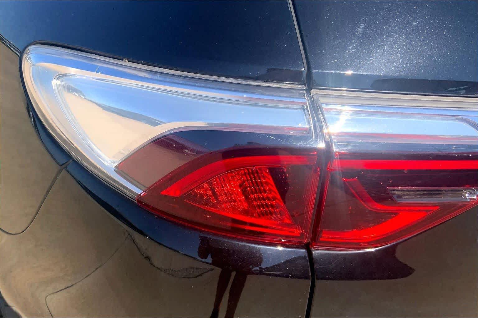 Certified 2023 Buick Enclave Essence AWD/4WD image 27