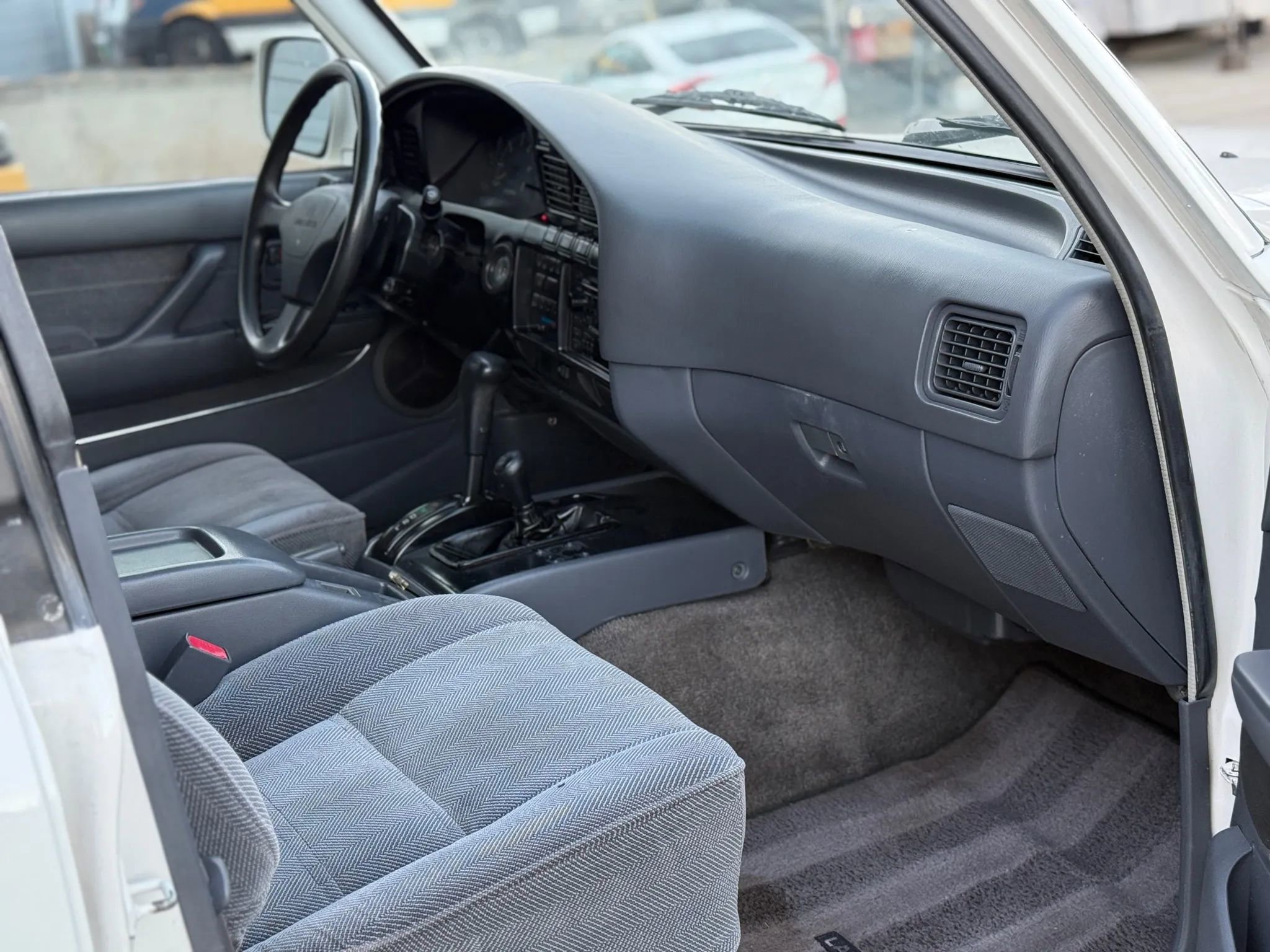Used 1994 Toyota Land Cruiser image 37