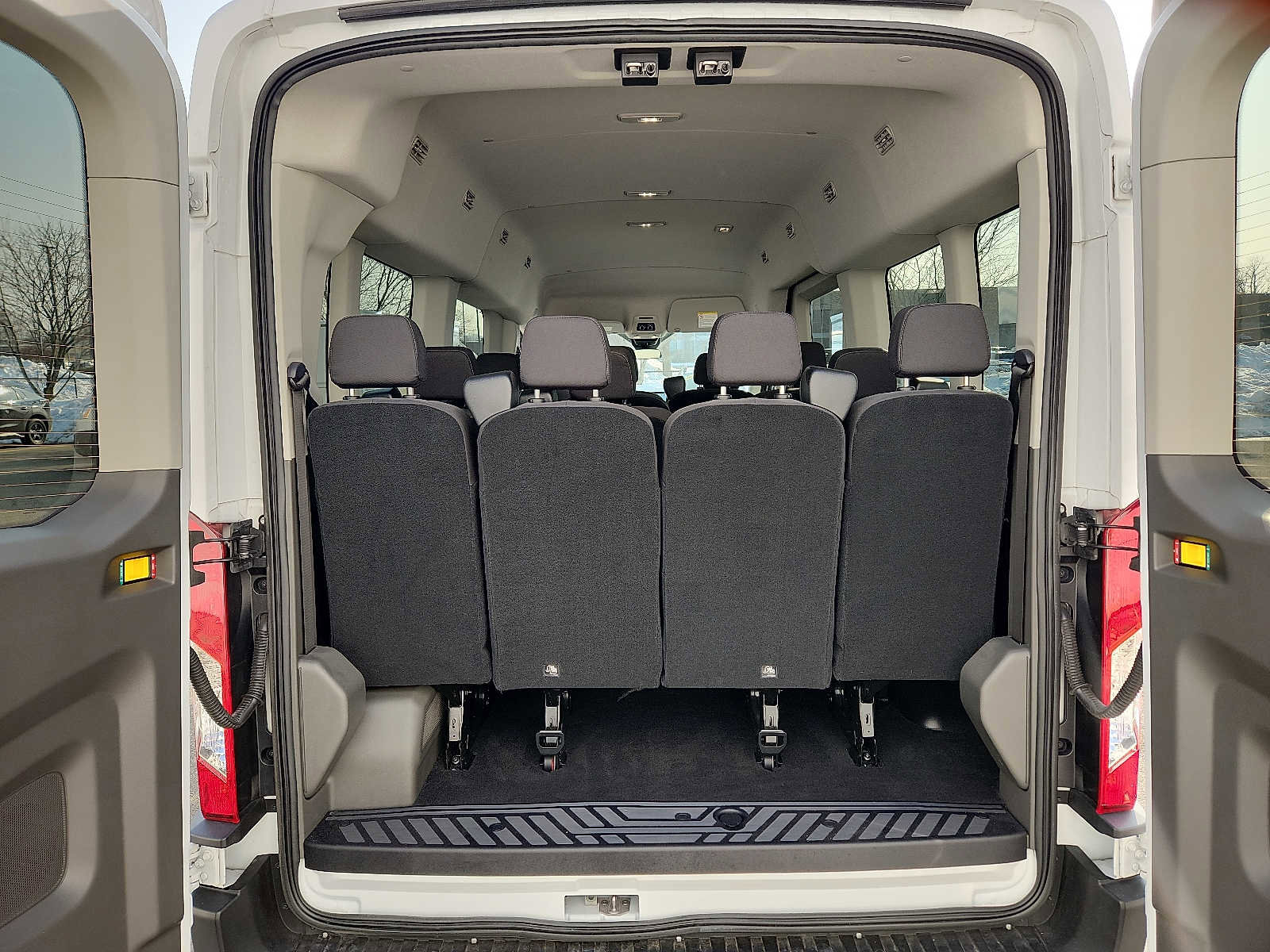 Used 2024 Ford Transit 350 XLT image 27