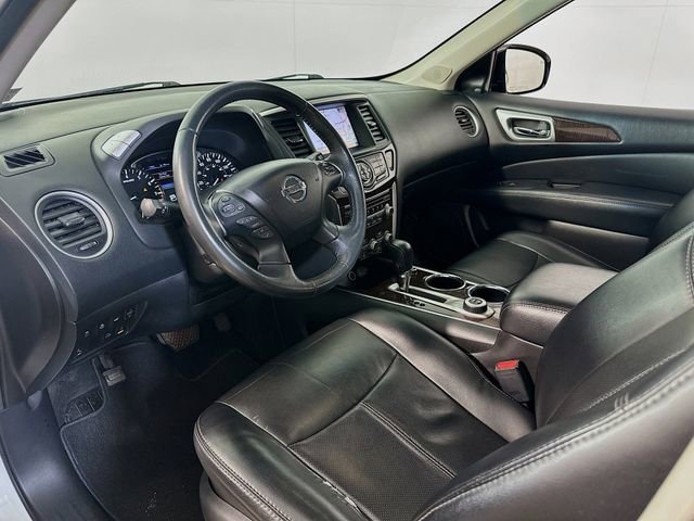 Used 2015 Nissan Pathfinder Platinum image 12