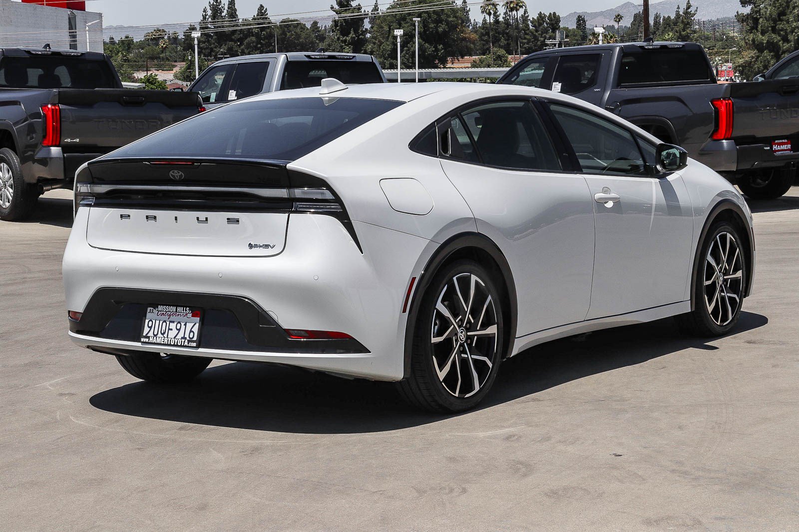 Certified 2025 Toyota Prius Plug-In Hybrid FWD image 7