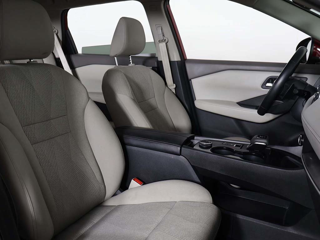 Used 2025 Nissan Rogue SV AWD/4WD image 28
