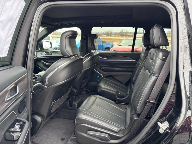 Used 2022 Jeep Grand Cherokee L Overland w/ Luxury Tech Group IV image 11