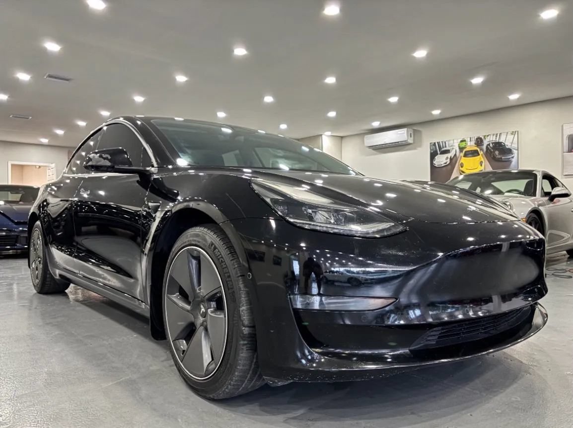 Used 2021 Tesla Model 3 Standard Range RWD image 1