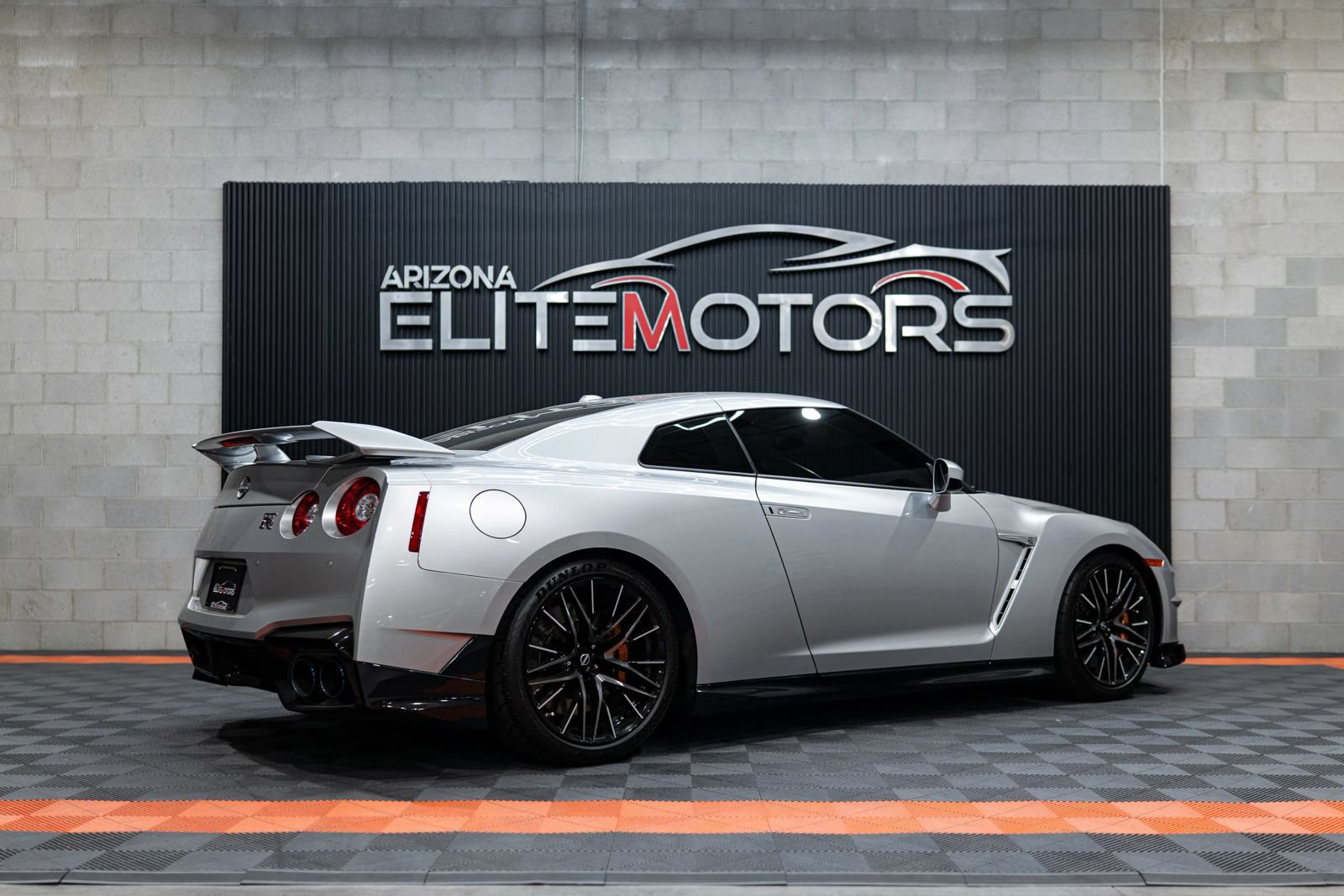 Used 2024 Nissan GT-R Premium w/ Floor Mat Package AWD/4WD image 20