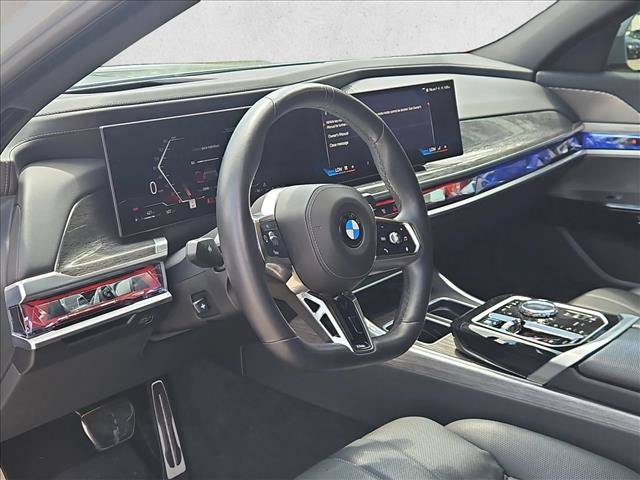 Used 2024 BMW 740i xDrive AWD/4WD image 10