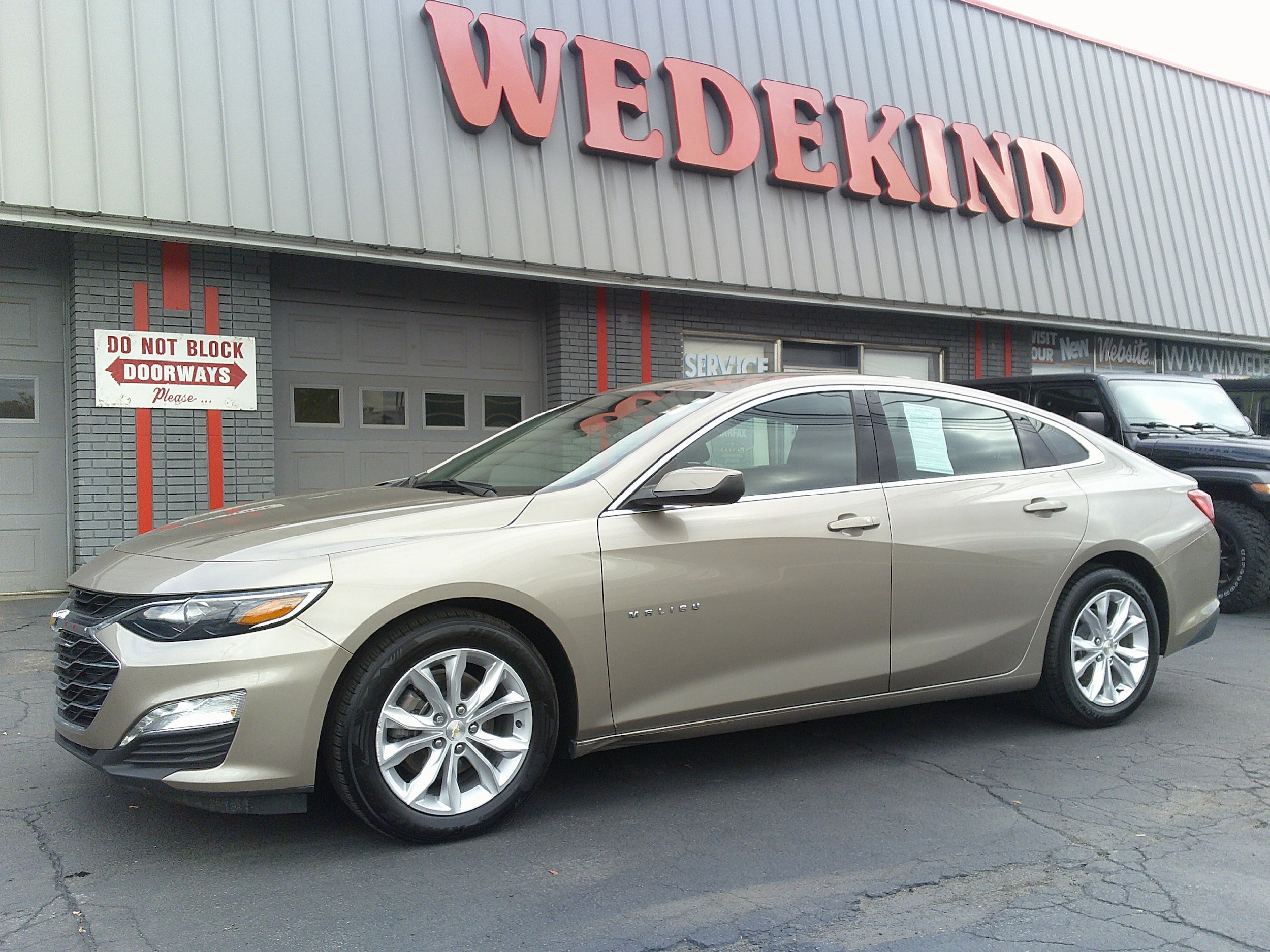 Used 2023 Chevrolet Malibu LT FWD image 3