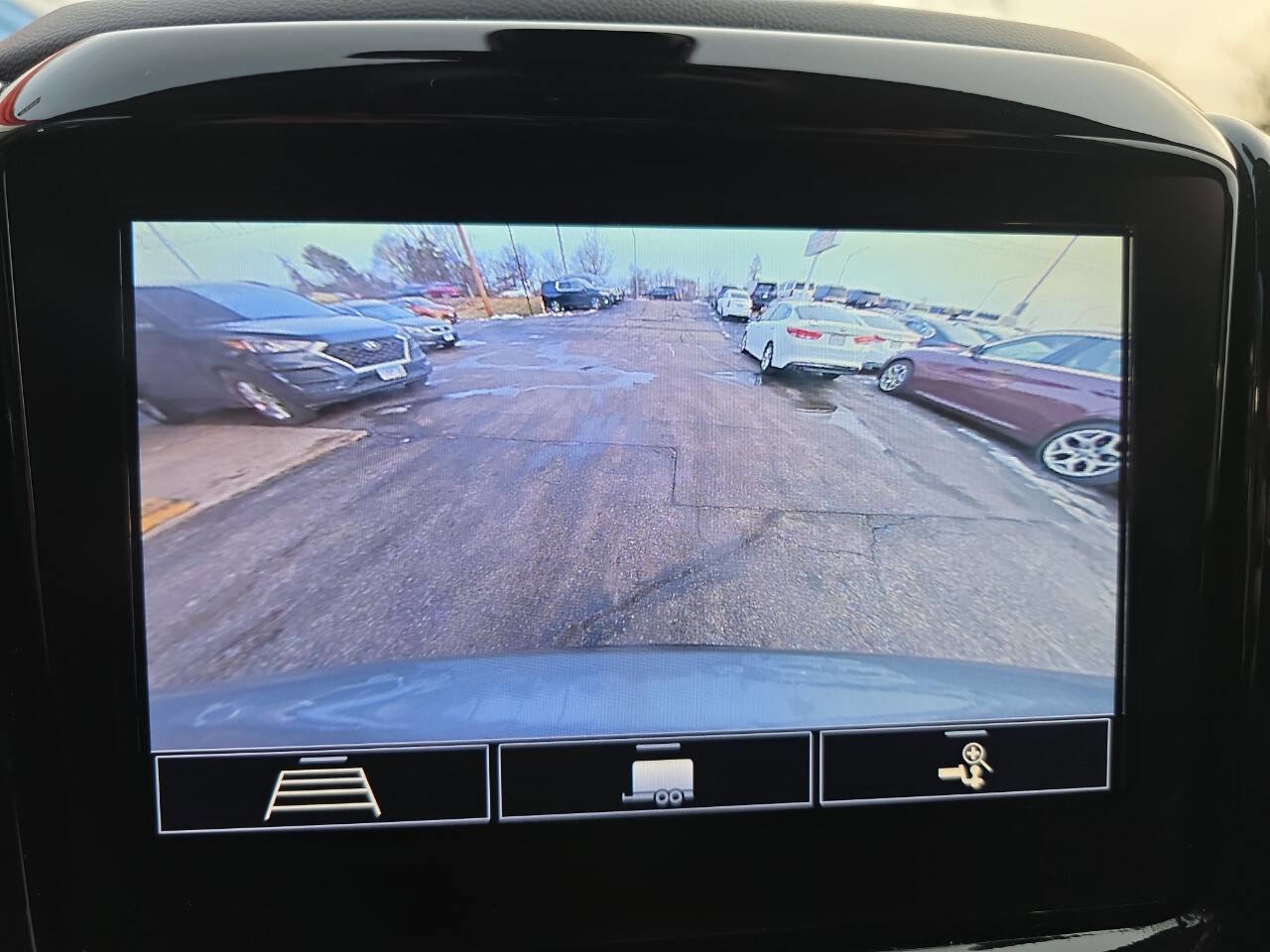 Used 2020 Chevrolet Traverse LT w/ Driver Confidence II Package image 22