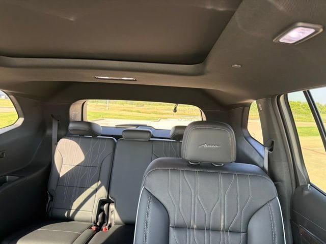 Used 2025 Buick Enclave Avenir w/ Super Cruise Package AWD/4WD image 15