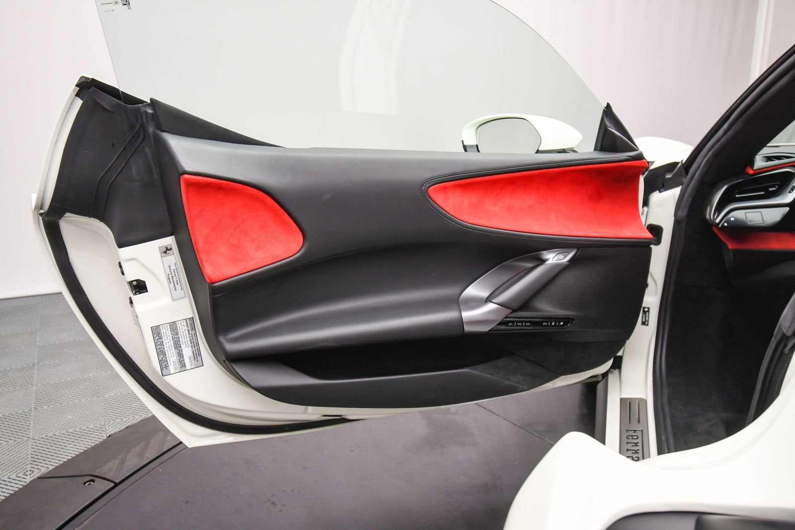 Used 2023 Ferrari SF90 Stradale image 48