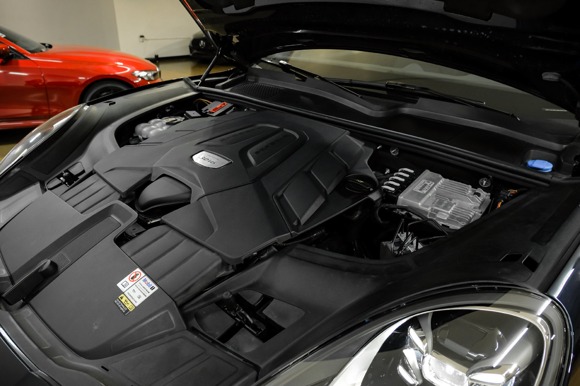 Used 2023 Porsche Cayenne AWD/4WD image 56