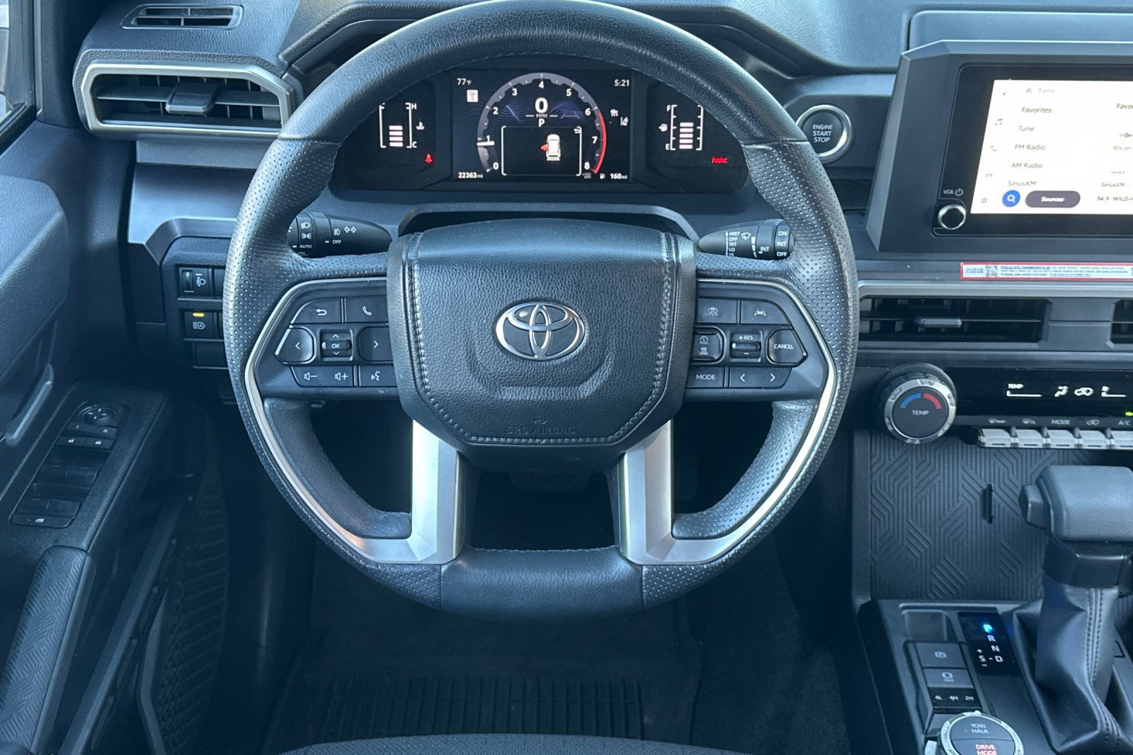 Used 2025 Toyota 4Runner SR5 AWD/4WD image 17