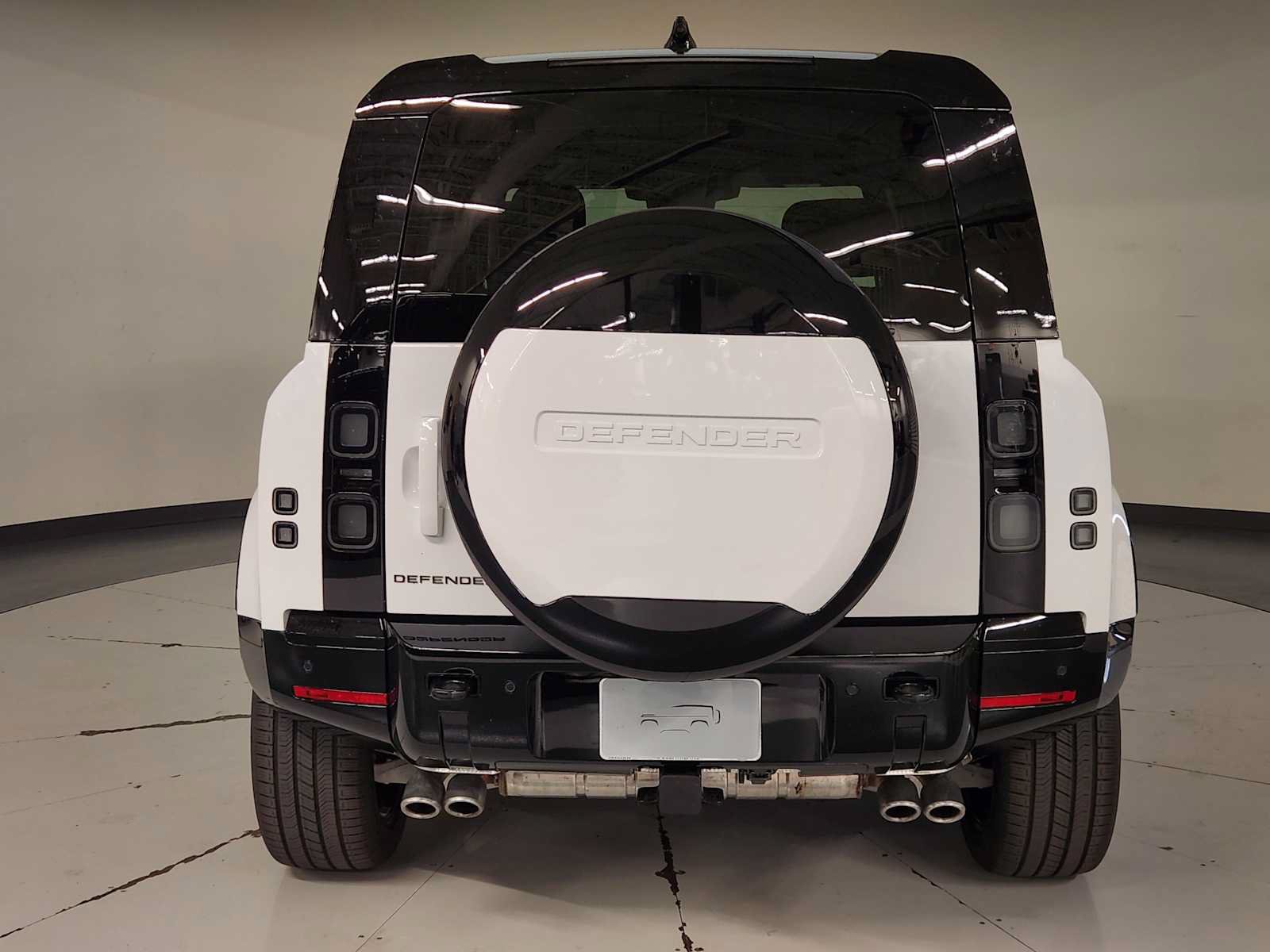 New 2026 Land Rover Defender 110 V8 AWD/4WD image 18