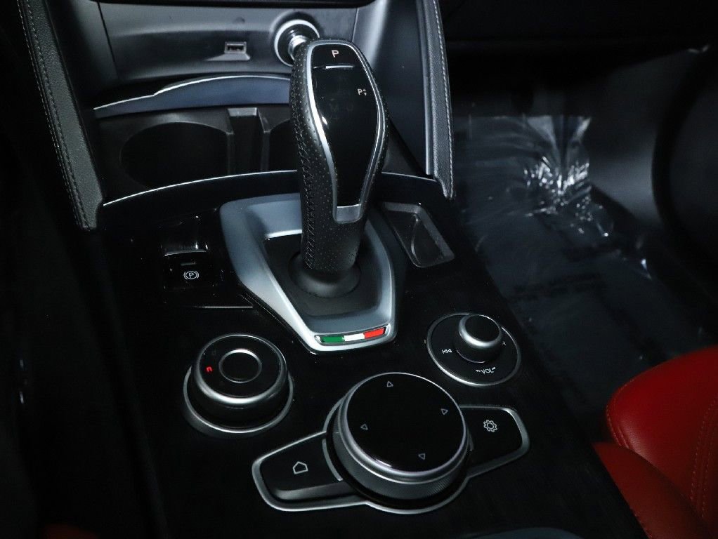 Used 2023 Alfa Romeo Stelvio Sprint AWD/4WD image 29