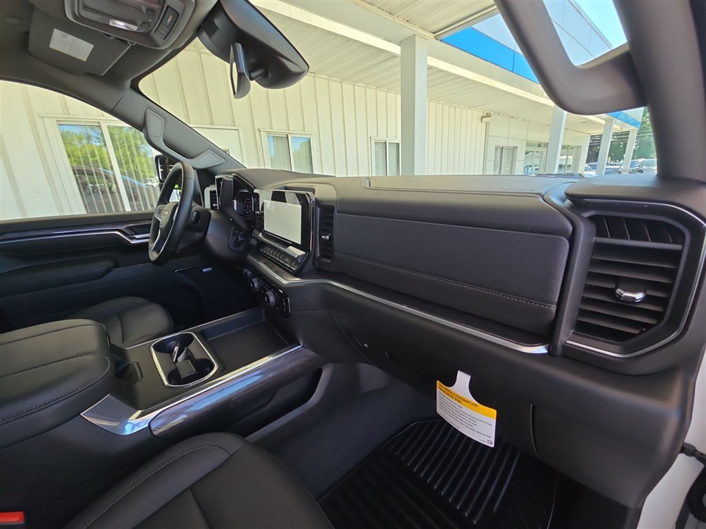 Used 2026 Chevrolet Silverado 3500 LTZ w/ LTZ Convenience Package AWD/4WD image 28