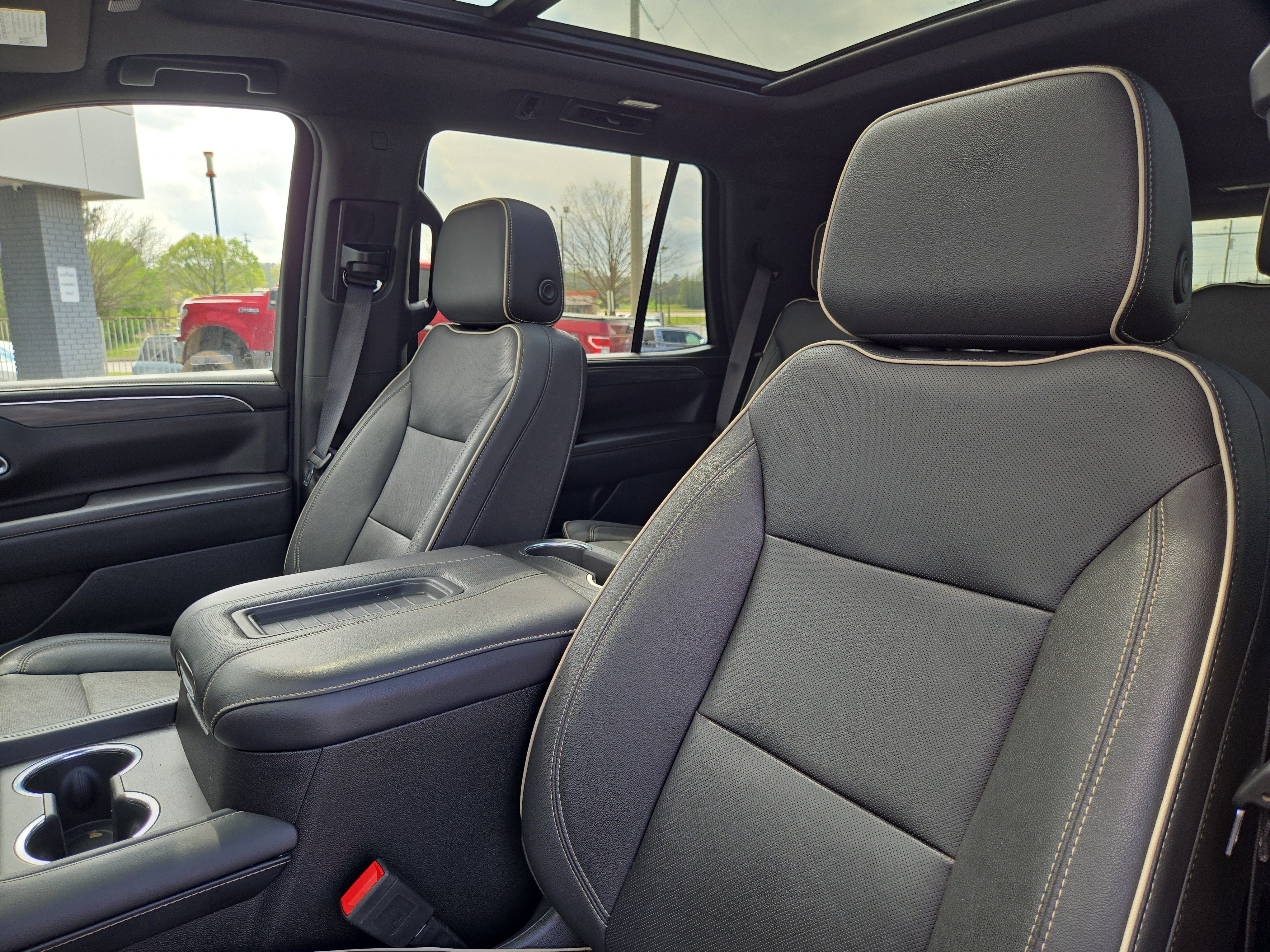 Used 2023 GMC Yukon SLT image 24