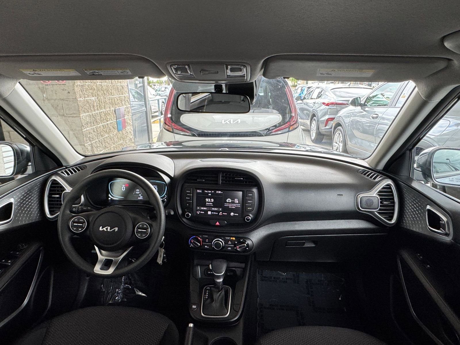 Used 2025 Kia Soul LX w/ LX Technology Package image 31