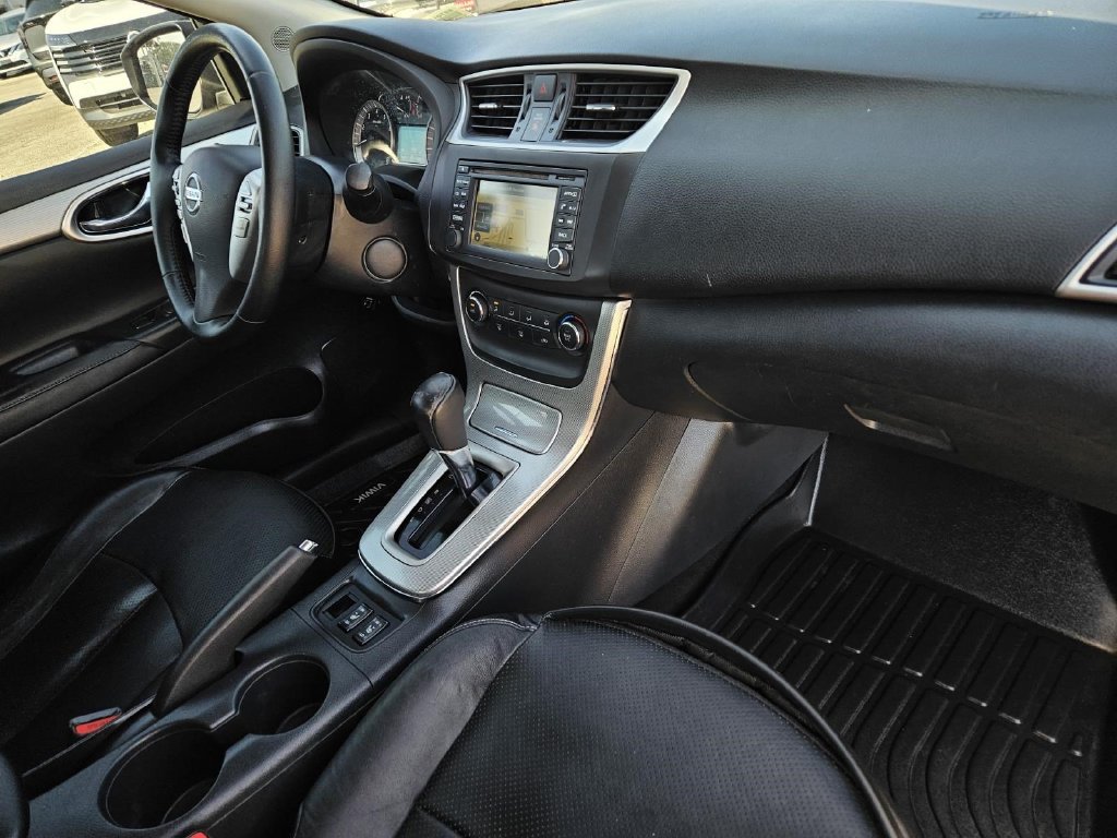 Used 2015 Nissan Sentra SR w/ SR Premium Package FWD image 9
