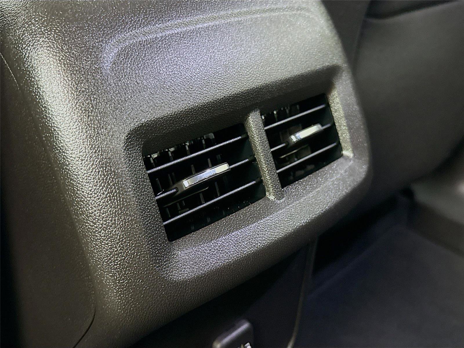 Used 2024 Chevrolet Equinox LT image 24