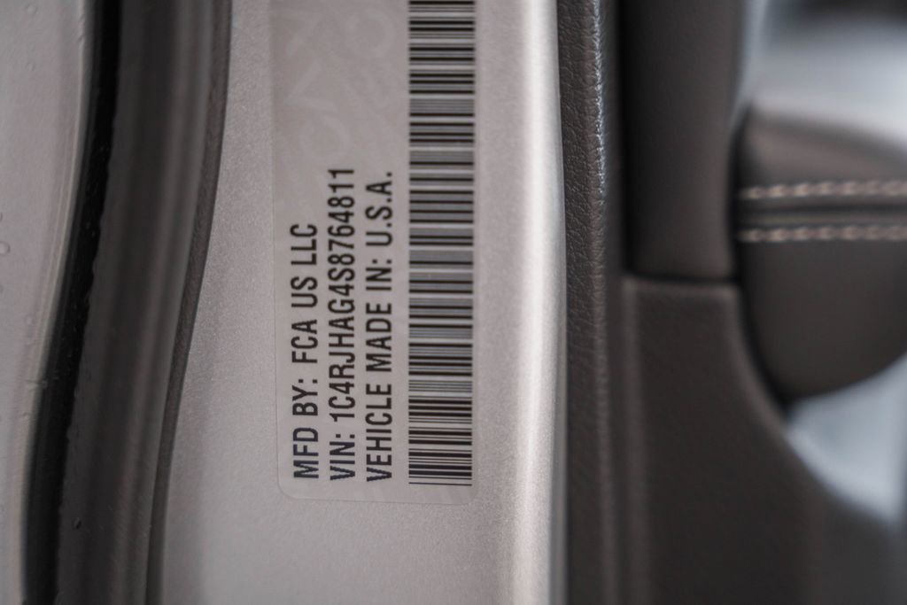 New 2025 Jeep Grand Cherokee Altitude image 37