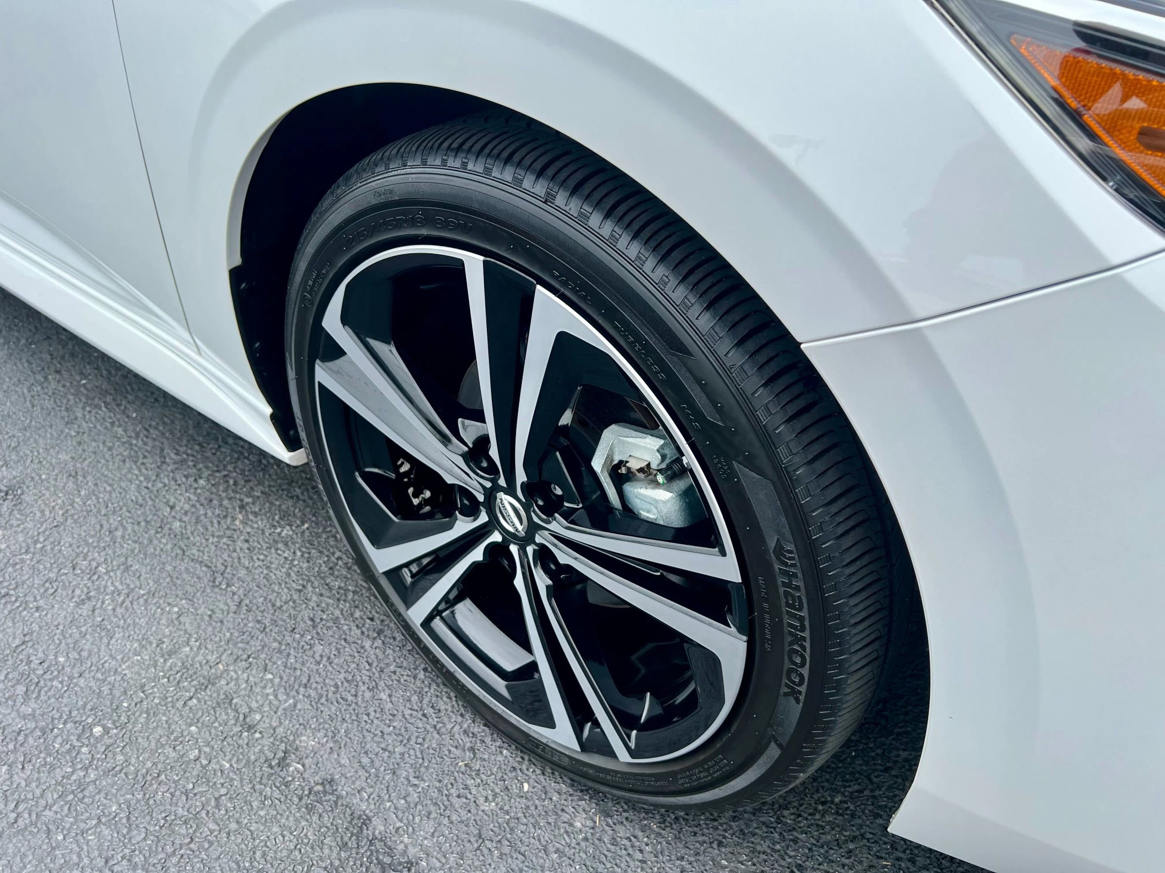 Used 2023 Nissan Sentra SR w/ SR Premium Package image 13