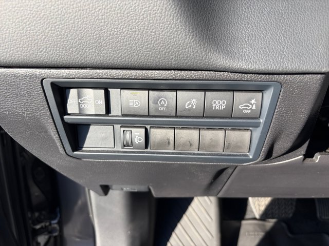 Used 2025 Toyota Tundra Limited AWD/4WD image 31