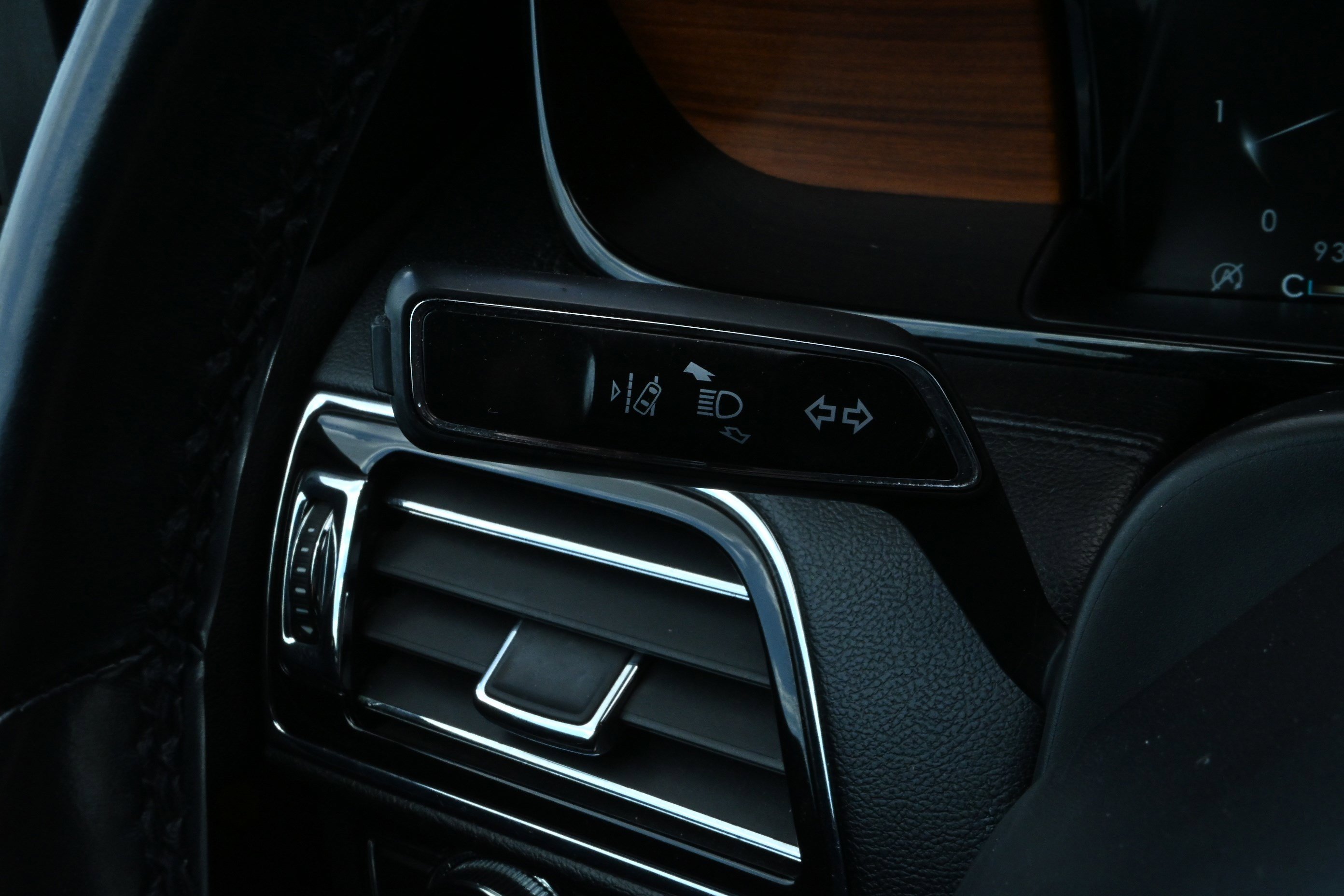 Used 2019 Lincoln Navigator Reserve AWD/4WD image 40