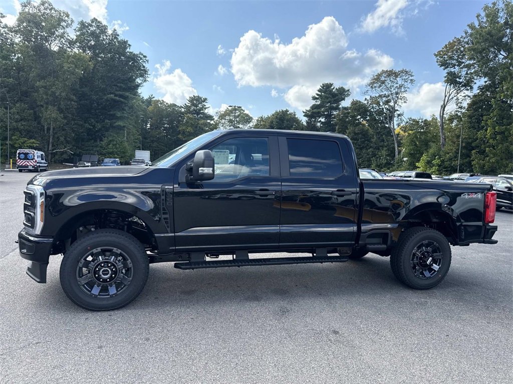 New 2026 Ford F350 4x4 Crew Cab Super Duty image 2