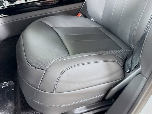 New 2026 Land Rover Range Rover SE image 22