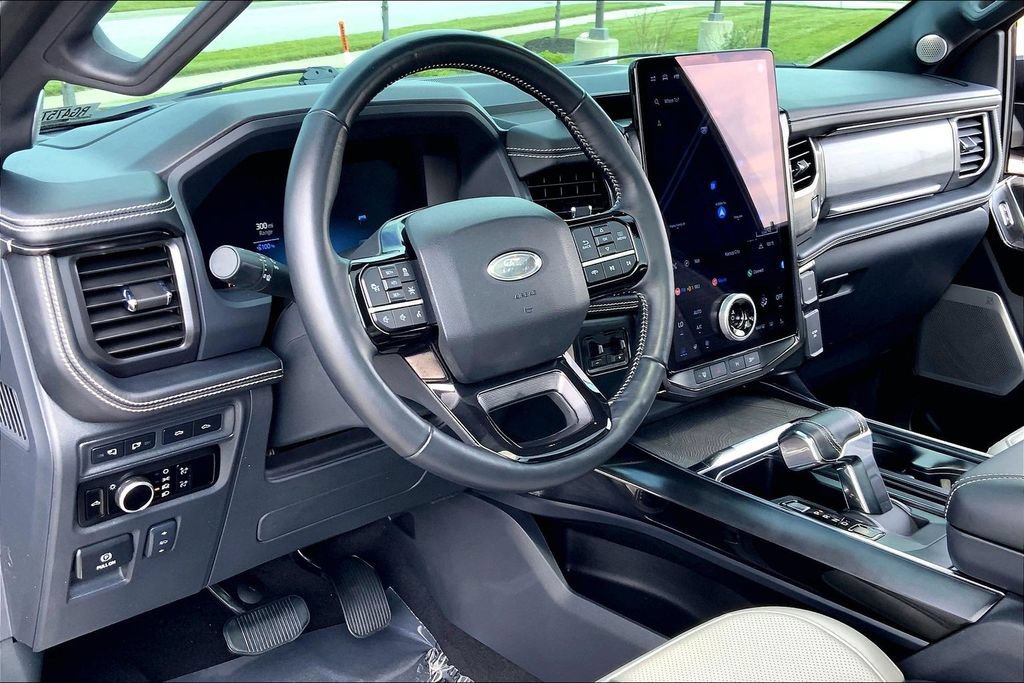 Used 2023 Ford F150 Lightning Platinum AWD/4WD image 14