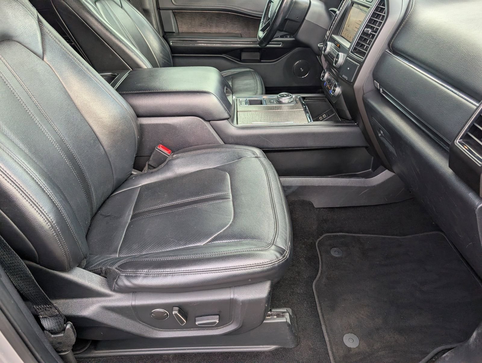 Used 2018 Ford Expedition Max Limited RWD image 28